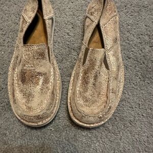 Ariat